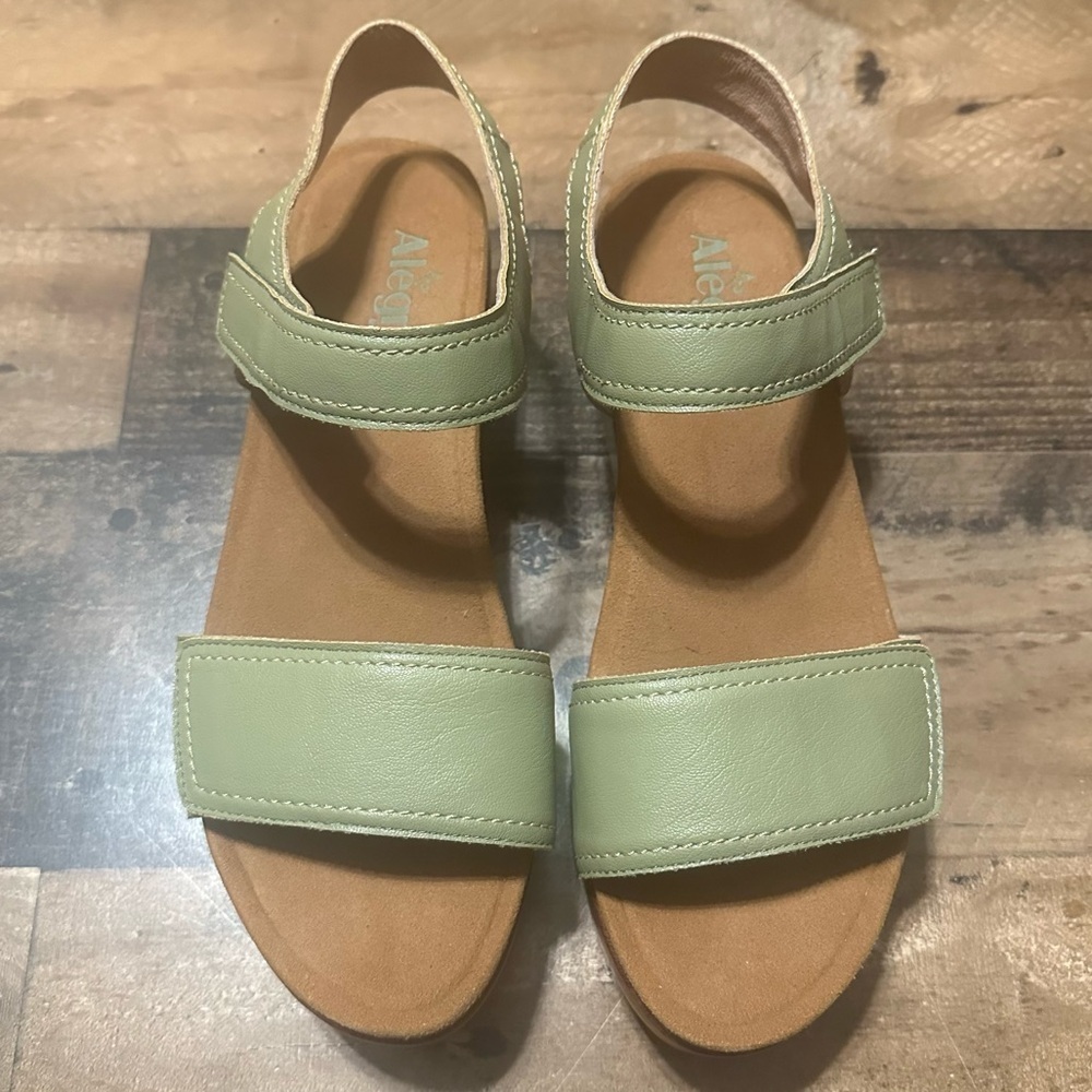 Alegria Tamsyn Platform Sandal - Picture 5 of 9
